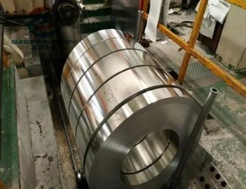 SAE1006 冷式ローリング 炭素鋼のストライプ 0.2-1.5mm 厚さ